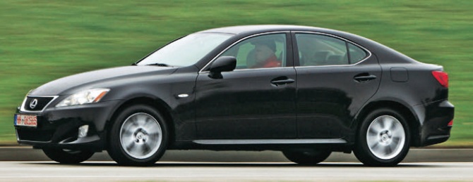 lexus IS
