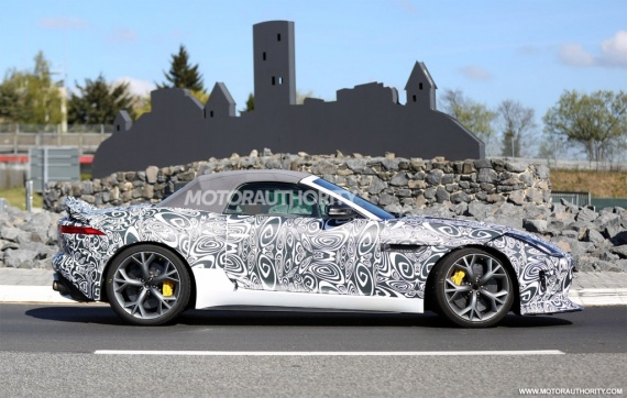 Jaguar F-Type R 2015