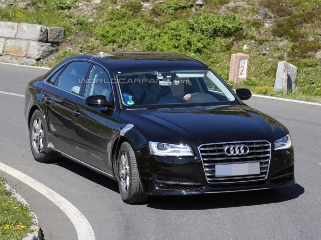 Обновленная Audi A8