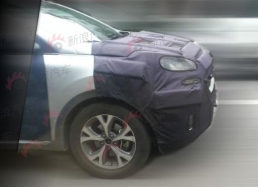 кроссовер Kia