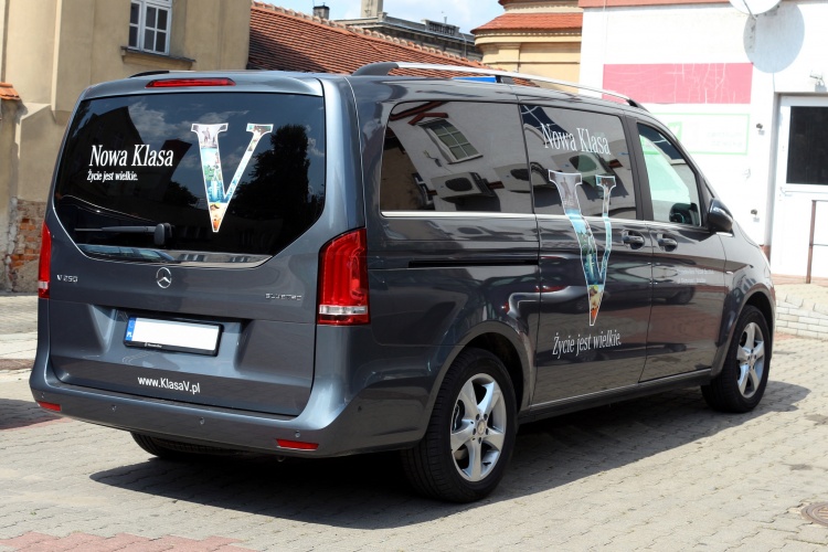 Mercedes-Benz V-class