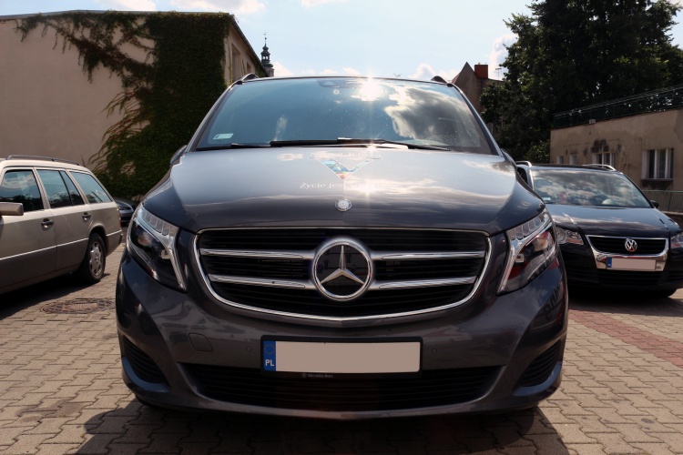 Mercedes-Benz V-class