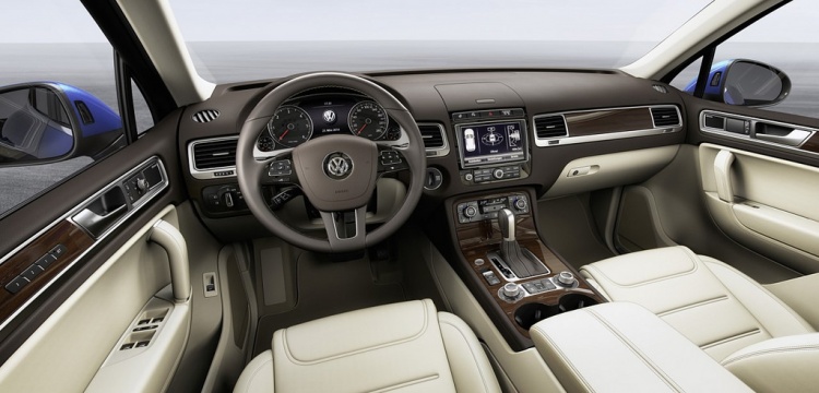 Салон Volkswagen Toureg 2015 Салон Volkswagen Toureg 2015