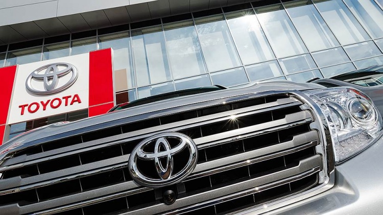 Toyota отзывает
