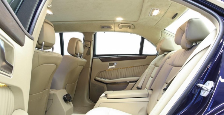 6-дверный Mercedes E-Class