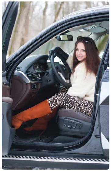 bmw x5 девушка за рулем