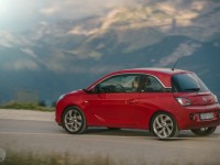 Стали известны рублевые цены на Opel Adam