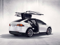 Появилось видео о том, как работает автопилот на Tesla Model X