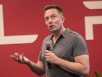 31 марта представят Tesla Model S