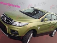 В сеть попали шпионские фотографии Beijing Auto Senova X55