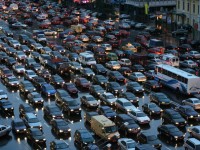 В Москве снегопад стал причиной появления первых в 2015 году пробок