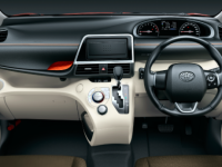 Toyota официально представила обновленный минивэн Sienta