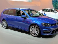 В США компания Volkswagen выпускает Golf SportWagen