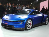 Гибридная модель Volkswagen XL1 Sport дебютировала на автосалоне в Париже