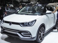 SsangYong в Париже представил кроссовер-кабриолет