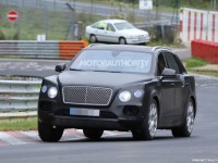 В сеть попали шпионские фотографии внедорожника Bentley 2016 модельного года