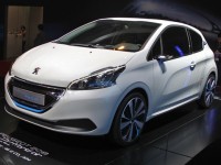 Peugeot показала автомобиль, который ездит на воздухе